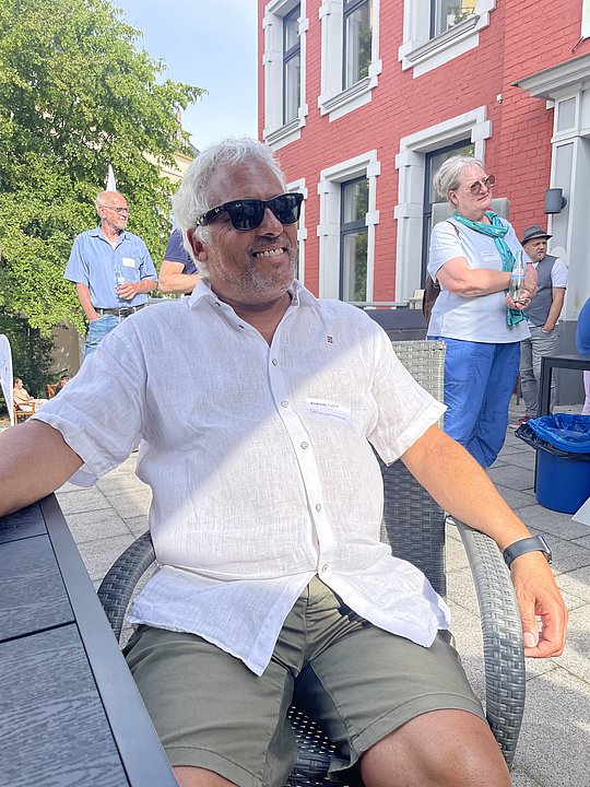 Andreas Fateh mit Sonnenbrille