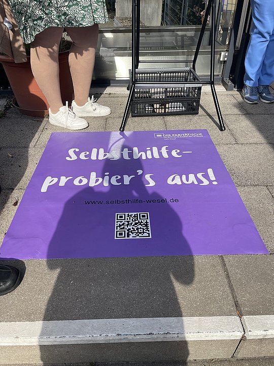 Bodenplatte der Selbsthilfe