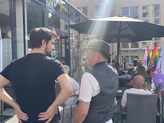 Jan Dieren und Jan Schürings unterhalten sich